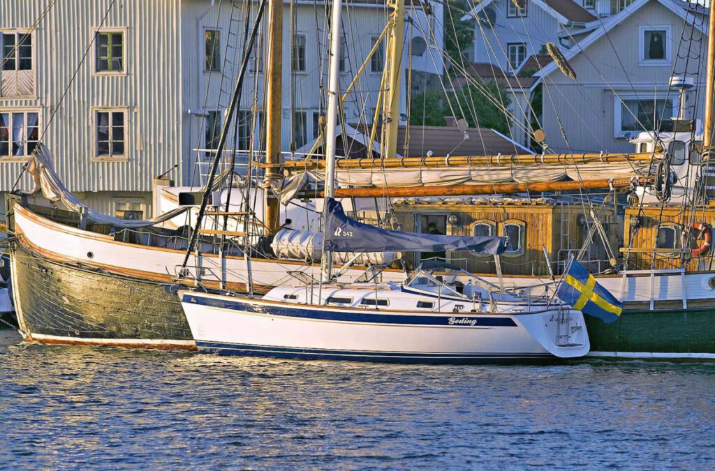 Hallberg Rassy 342 yacht design german frers 13